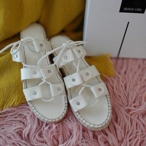 🚫SOLD🚫Dolce Vita Lace Up Sandals 👡7.5